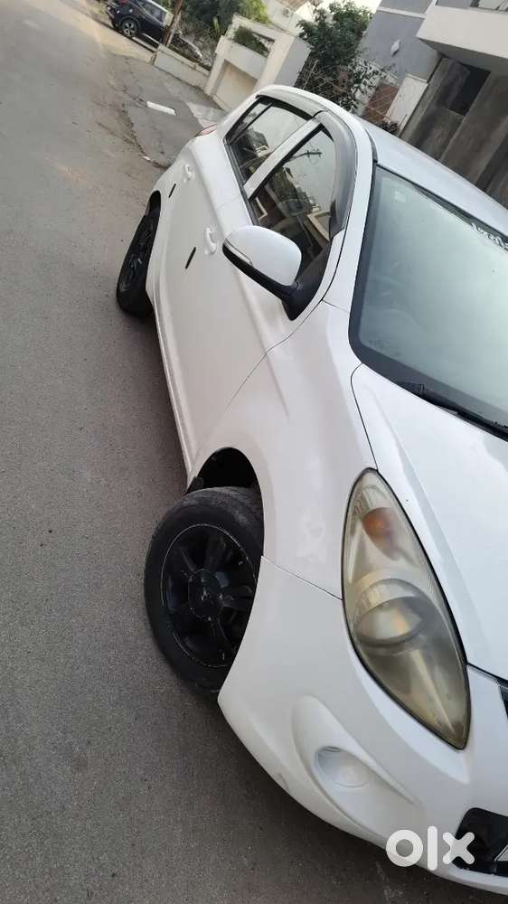 Hyundai I20 Sportz 2012 Diesel Owner-2