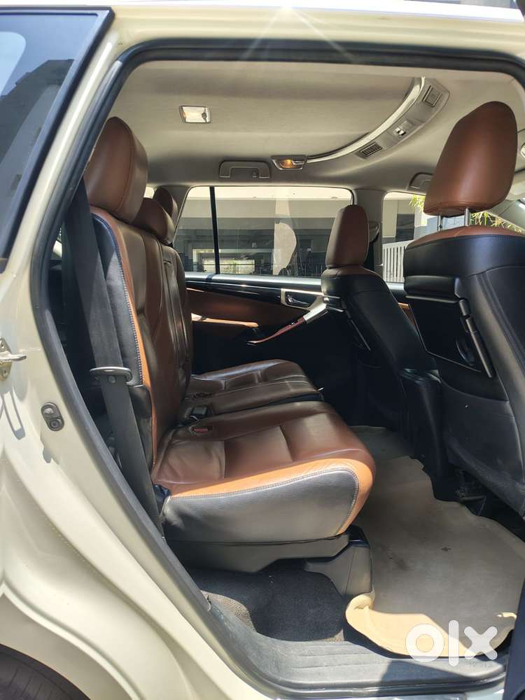 Toyota Innova Crysta 2.4 Vx Mt 8s, 2017, Diesel