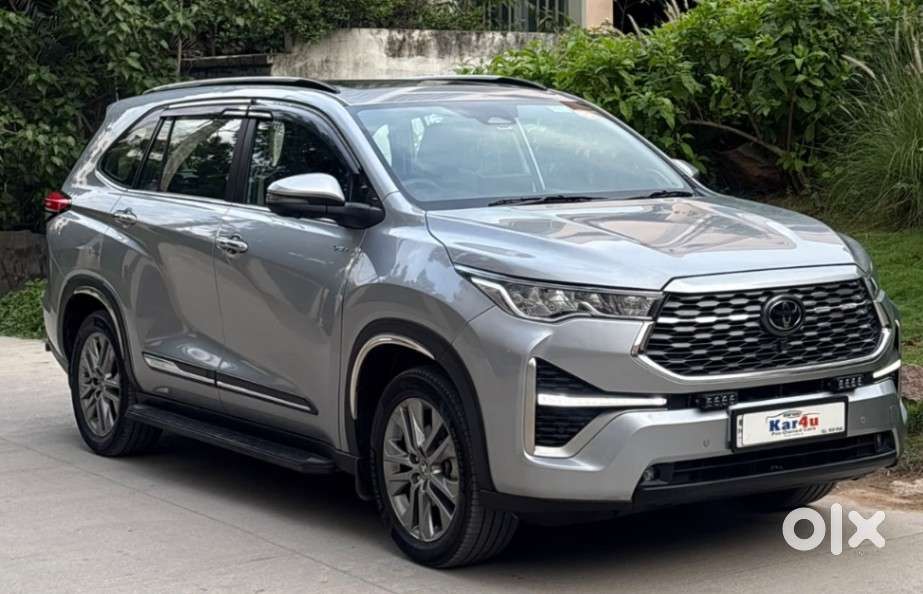 Toyota Innova Hycross 2.0 Zx Hybrid 7 Str, 2025, Petrol
