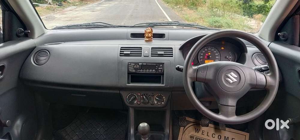 Maruti Suzuki Swift Lxi Bsiv, 2010, Petrol