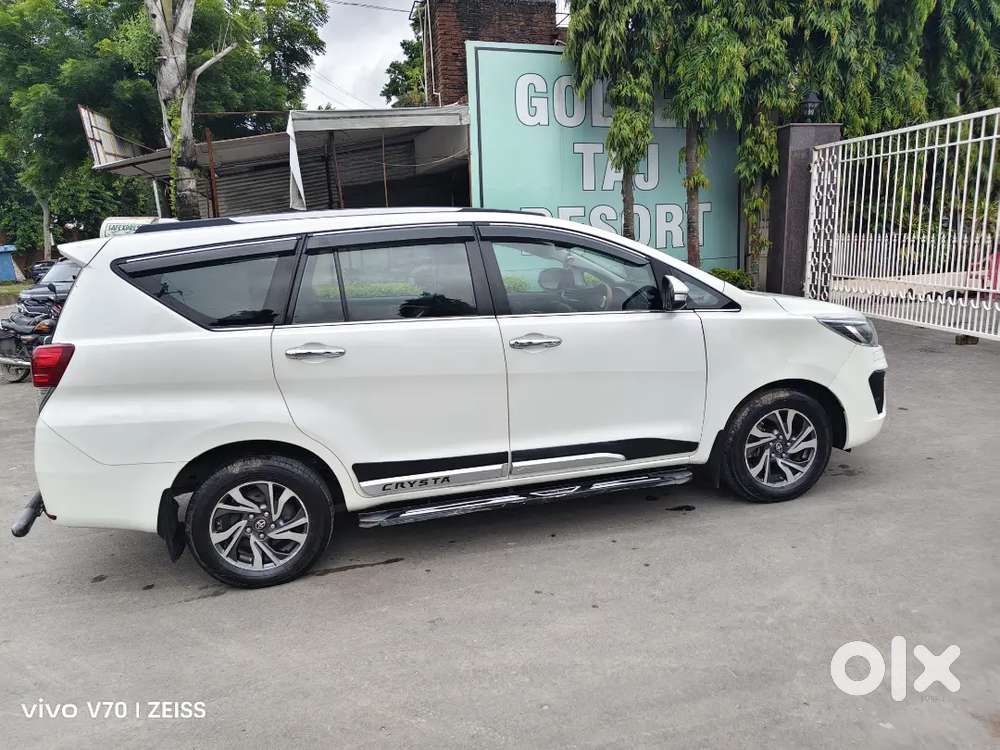 Toyota Innova Crysta 2.4 V 2022