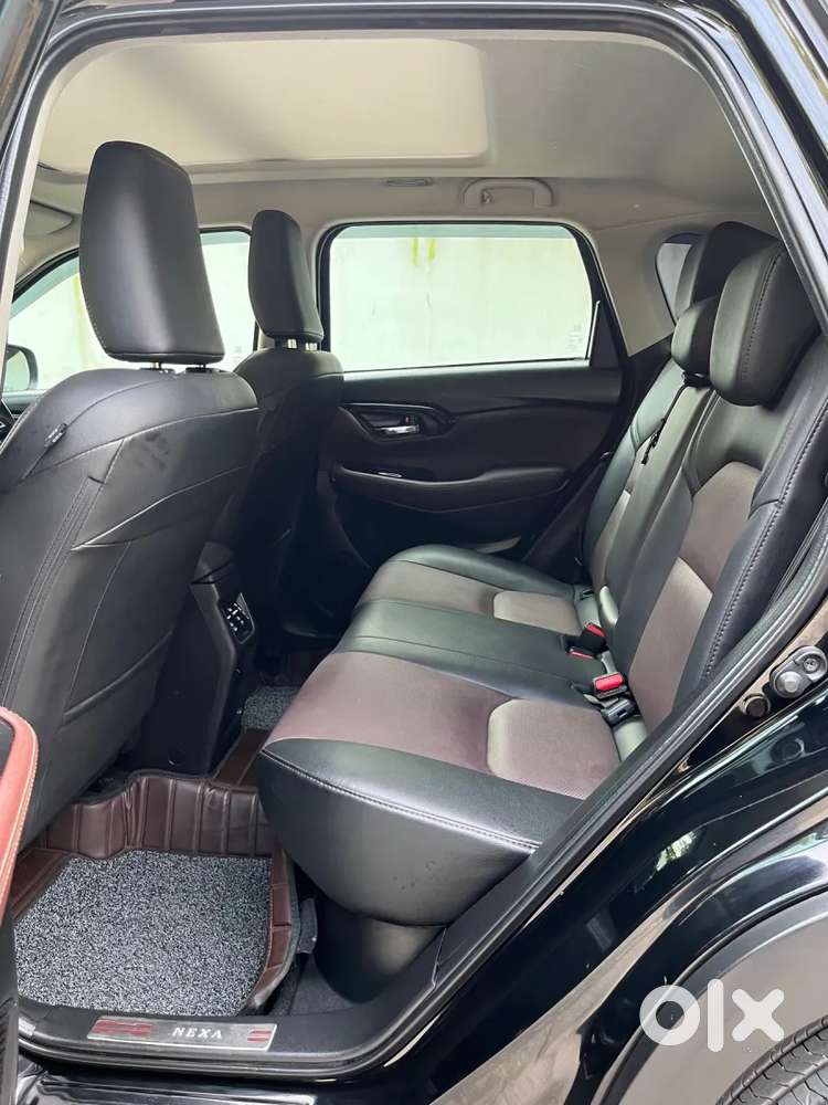 Maruti Suzuki Grand Vitara 1.5 Alpha Smart Hybrid At, 2024, Petrol