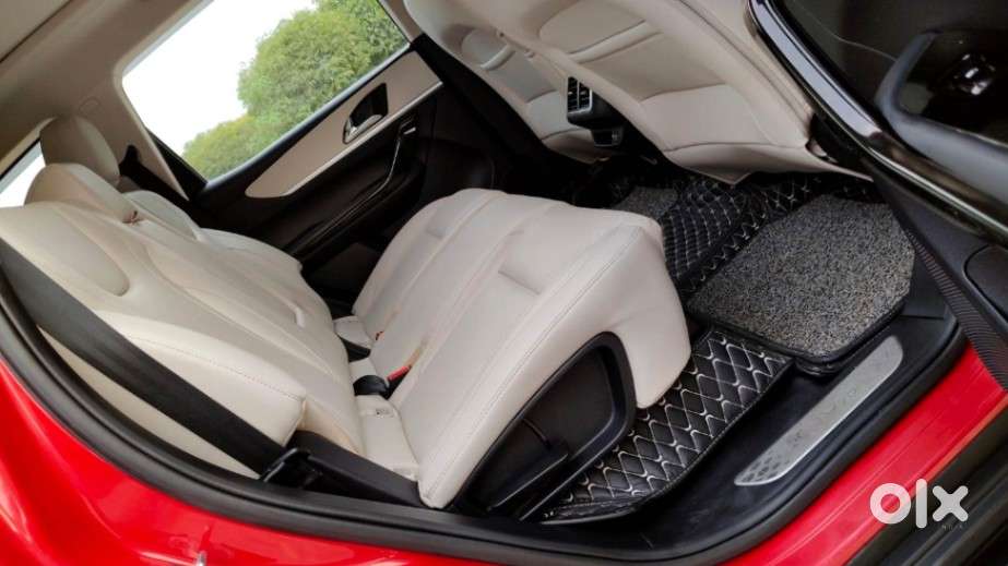 Mahindra Xuv700 2.0 Ax 7 Petrol At Str, 2022, Petrol