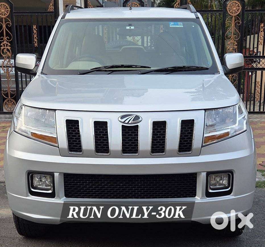 Mahindra Tuv 300 Mhawk100 T8, 2016, Petrol
