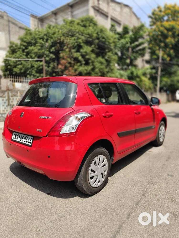 Maruti Suzuki Swift Vxi + Manual, 2017, Petrol
