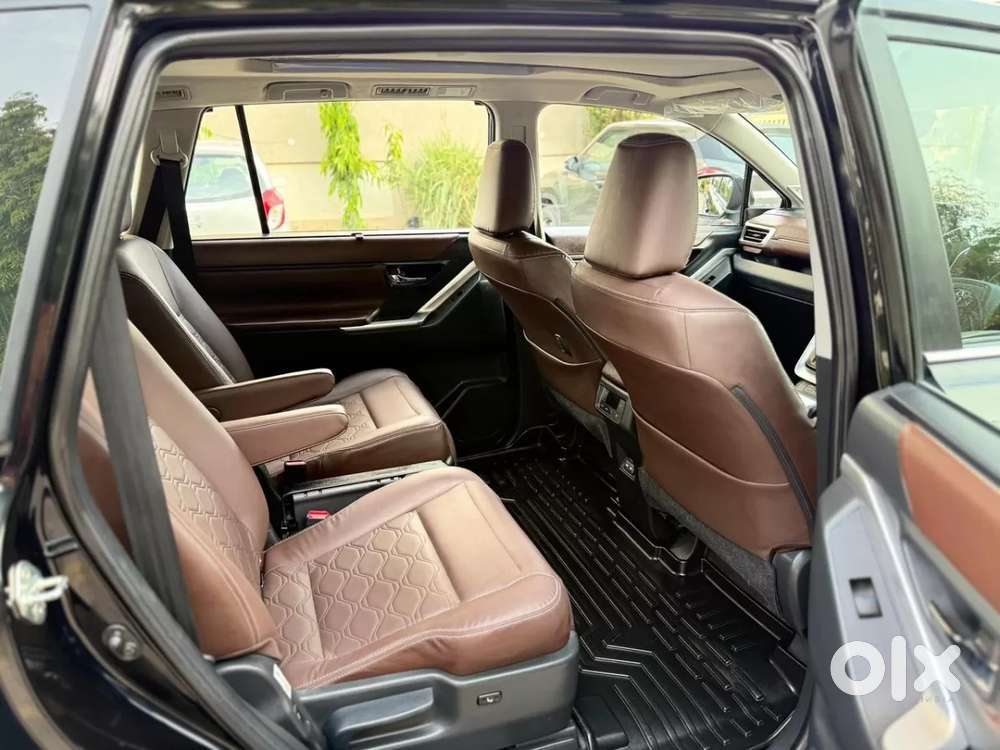 Toyota Innova Hycross 2.0 Zx Hybrid 7 Str, 2025, Petrol