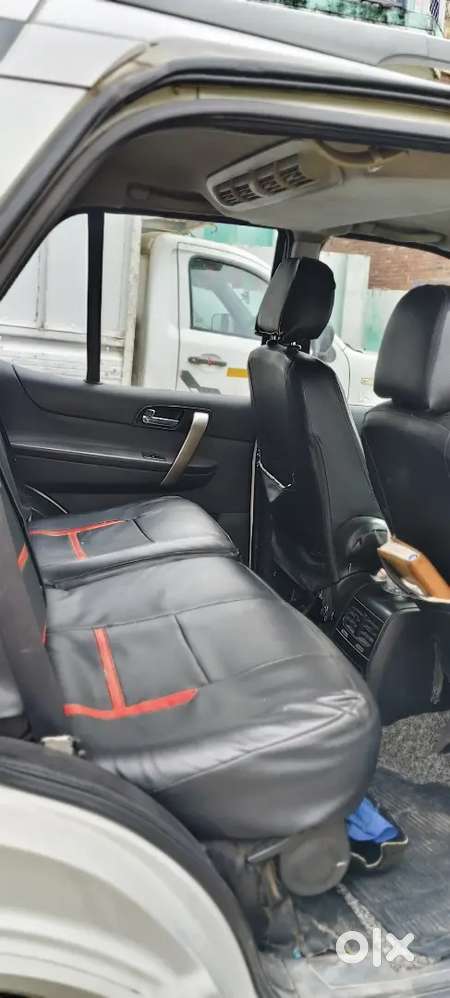 Tata Safari Storme 2017
