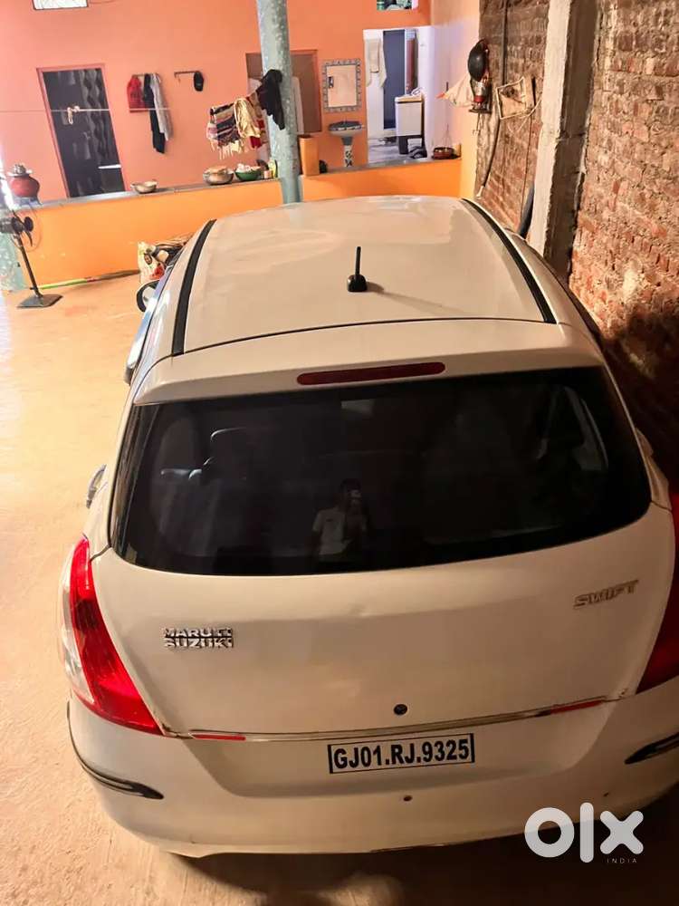 Maruti Suzuki Swift 2015 Diesel 105200 Km Driven