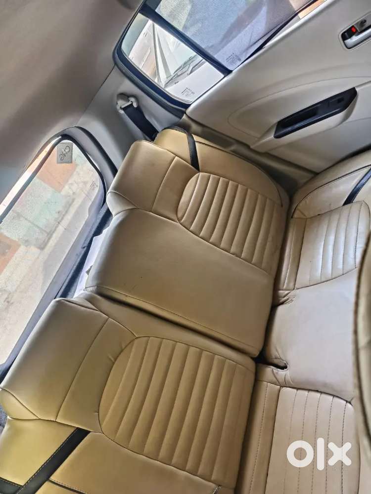 Very Good Condition. 4 Tayer New