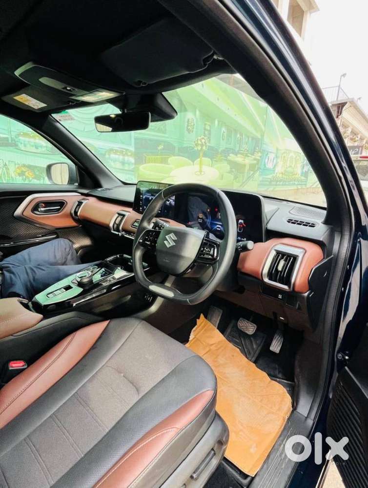 Maruti Suzuki Grand Vitara 1.5 Alpha Plus Intelligent Hybrid Ecvt, 2..