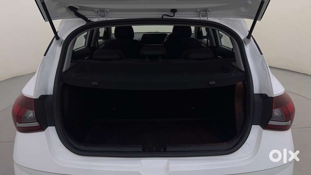 Hyundai New I20 1.2 Asta (o) Ivt, 2023, Petrol