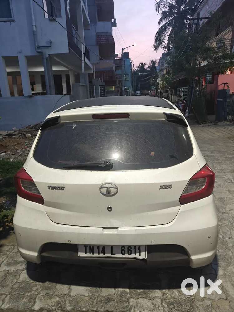 Tata Tiago Petrol Amt 2017