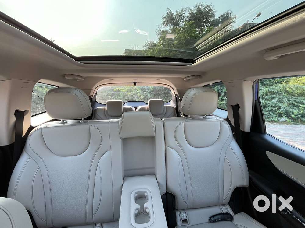 Mahindra Xuv700 2.0 Ax 7 Petrol Mt Str, 2022, Petrol
