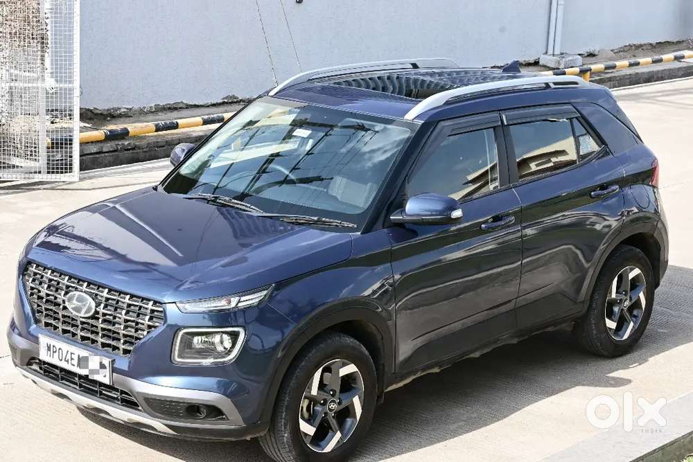 Hyundai Venue 2021 Diesel Well Maintained