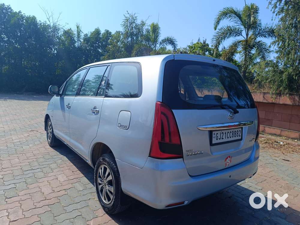 Toyota Innova 2004-2011 2.5 V Diesel 8-seater, 2010, Diesel