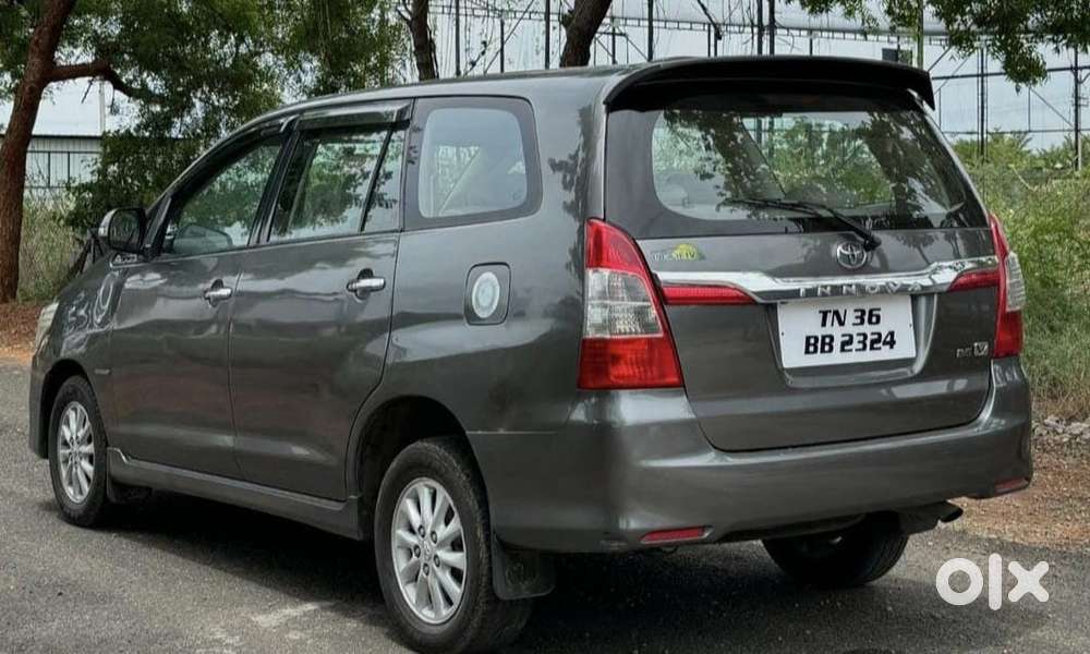 Toyota Innova 2.5 Vx 8 Seater Bs Iv, 2014, Diesel