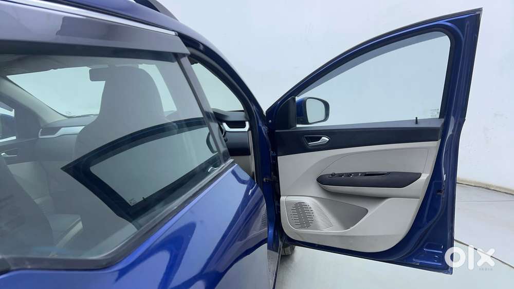 Renault Triber Rxz, 2020, Petrol