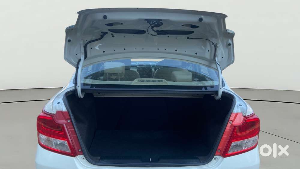 Maruti Suzuki Swift Dzire Amt Zxi, 2022, Petrol