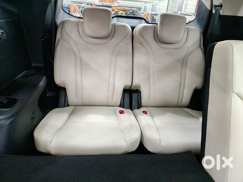 Mahindra Xuv700 2.2 Ax 7 Diesel At Luxury Pack Str Awd, 2022, Diesel