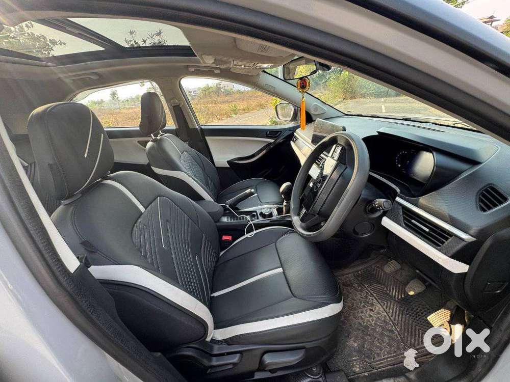 Tata Nexon Creative Plus 1.2 Revotron Petrol 6 Mt, 2025, Petrol