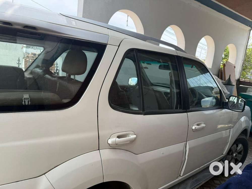 Tata Safari Storme 2013 Diesel 60000 Km Driven