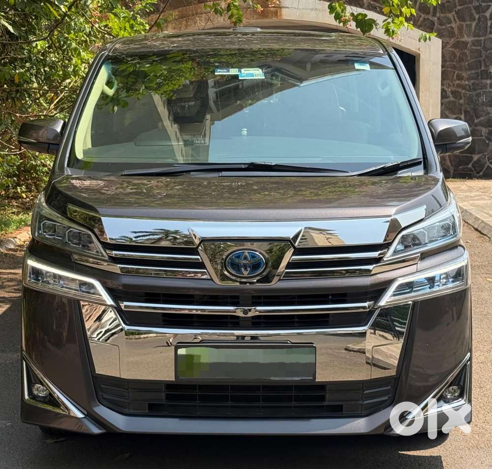 Toyota Vellfire 2.5 Executive Lounge, 2021, Petrol