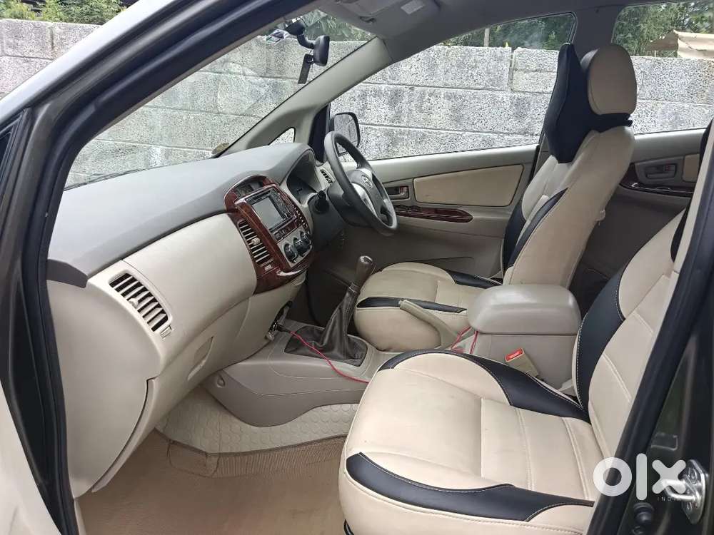 Toyota Innova 2014 Diesel 140000 Km Driven
