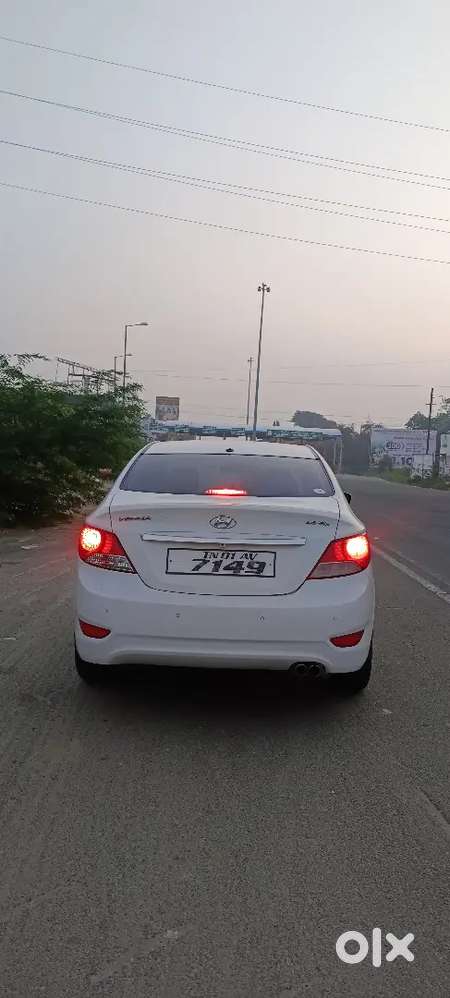 Hyundai Fluidic Verna 2014