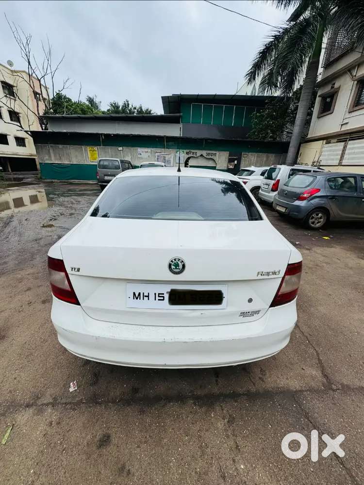 Skoda Rapid Elegance 2012