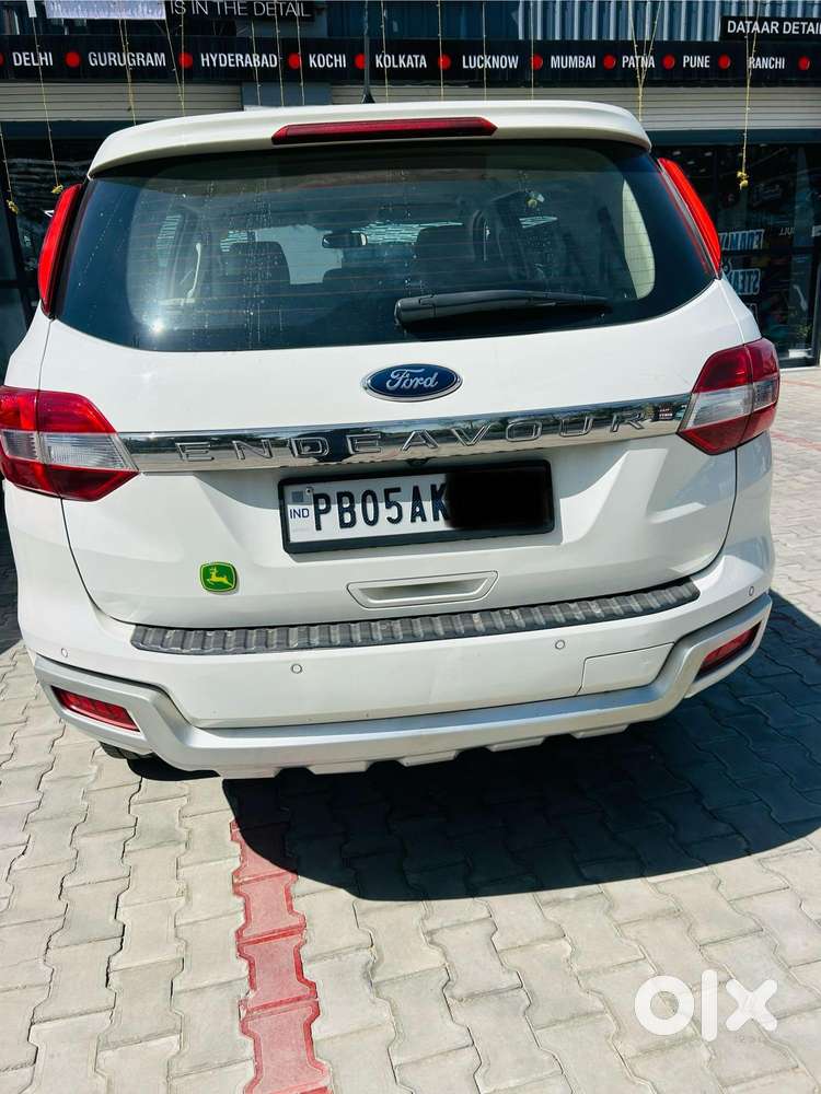 Ford Endeavour 2.2 Trend At 4x2, 2016, Diesel