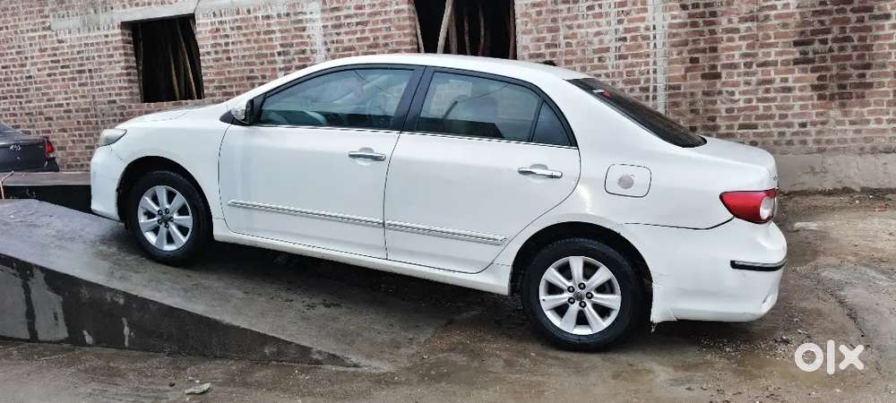 Toyota Corolla Altis 2011 Diesel 200000 Km Driven
