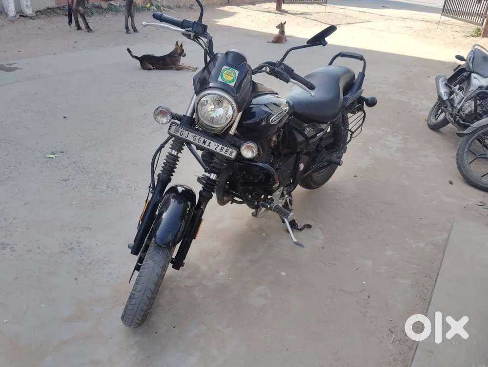 Bajaj Avenger Street 2019