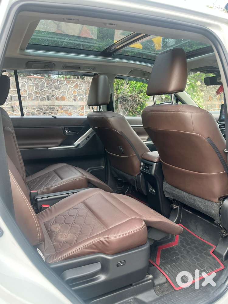Toyota Innova Hycross 2.0 Zx (o) Hybrid 7 Str, 2024, Electric