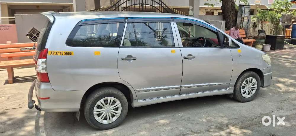 Toyota Innova 2015 Diesel Well Maintained