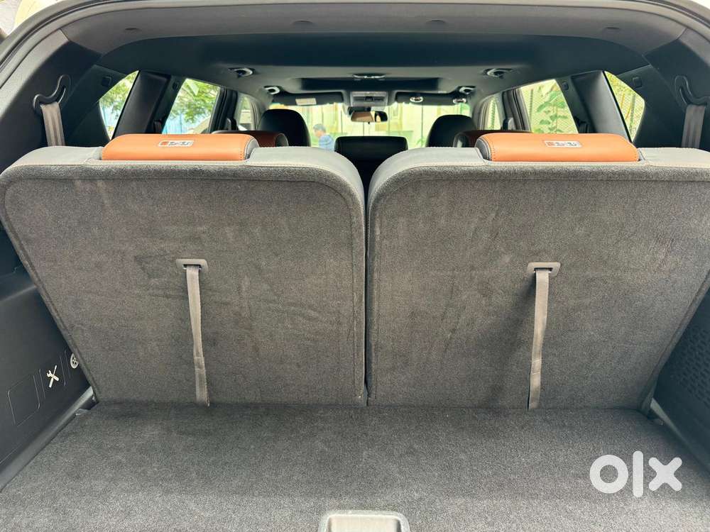 Mahindra Alturas G4 4wd At, 2021, Diesel