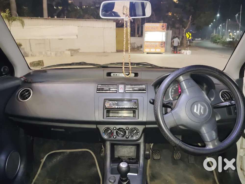 Maruti Suzuki Swift 2009 Diesel 136500 Km Driven