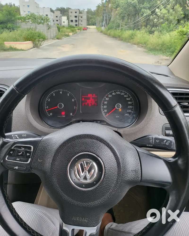 Volkswagen Vento Highline Petrol 2014
