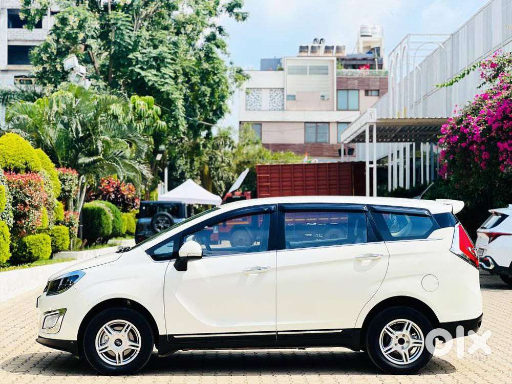 Mahindra Marazzo M6, 2018, Diesel