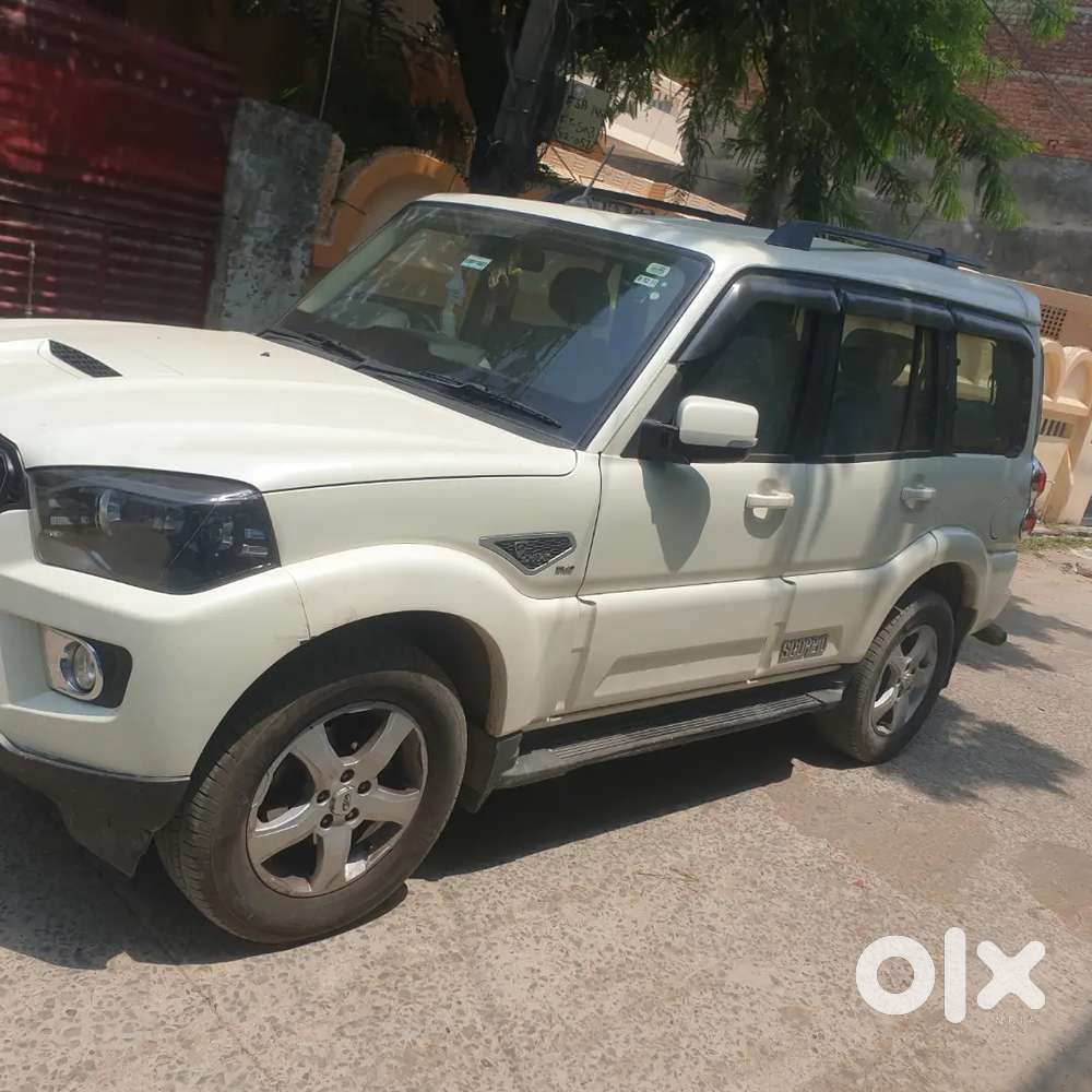 Mahindra Scorpio 2015 Diesel 100000 Km Driven