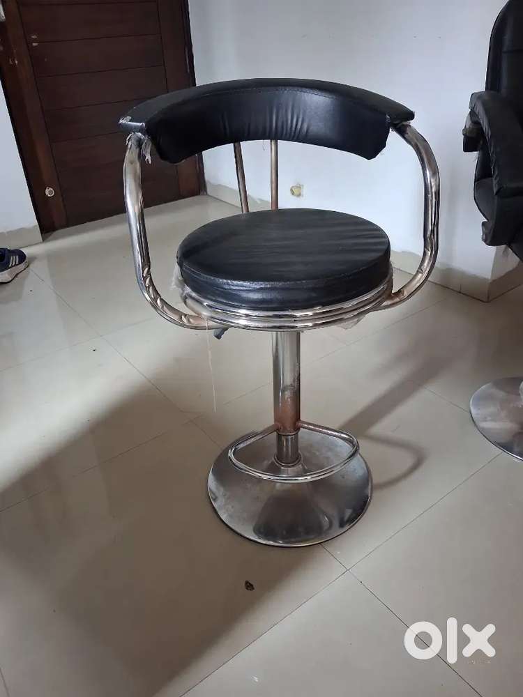 Saloon Chair