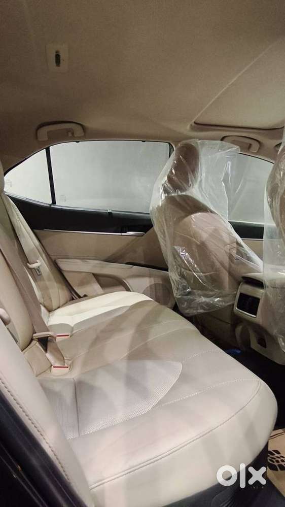 Toyota Camry Hybrid, 2019, Petrol