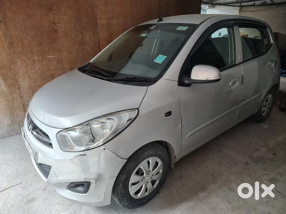 Selling The Hyundai Car I10 Make 2013.  Registration No. Wb 74aa 2313.