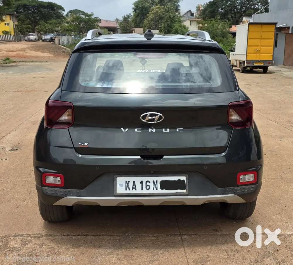 Hyundai Venue Sx Sunroof Top End 2020 Diesel Manual. Colour Deepforest