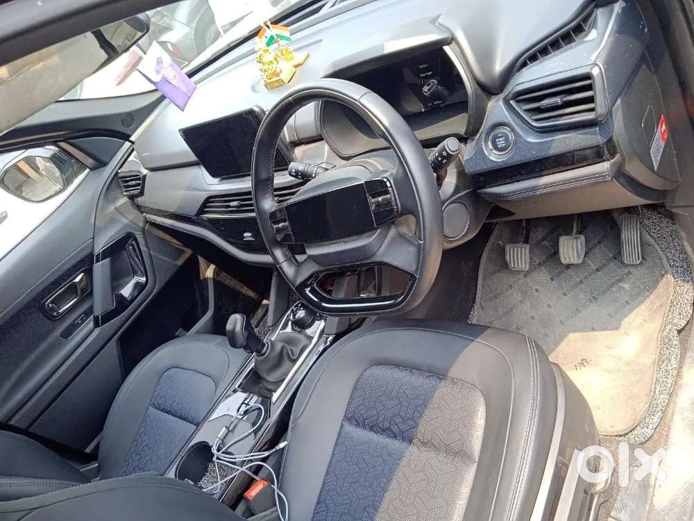 Tata Safari Dark Edition 2024