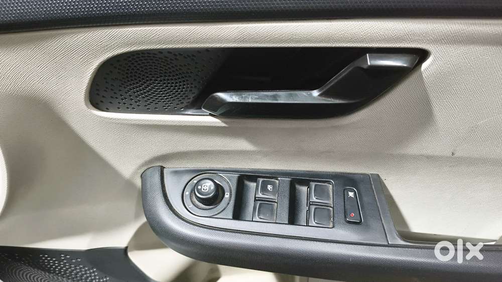 Tata Altroz 1.2 Xm Plus, 2021, Petrol