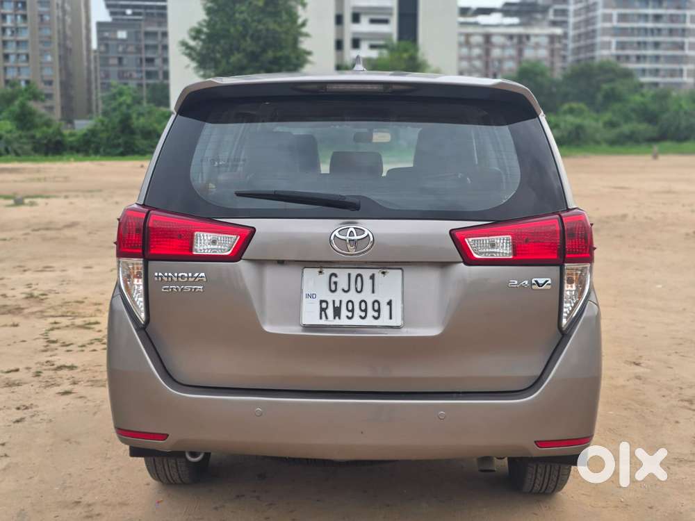 Toyota Innova Crysta 2.4 V 8 Str, 2016, Diesel