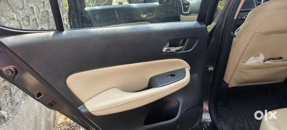 Honda City Zx 2023 Petrol 9219 Km Driven