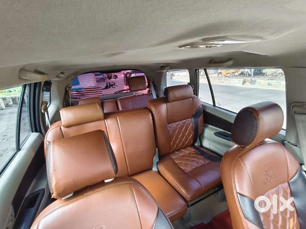 Toyota Innova 2010 , Quater Tax 7+1