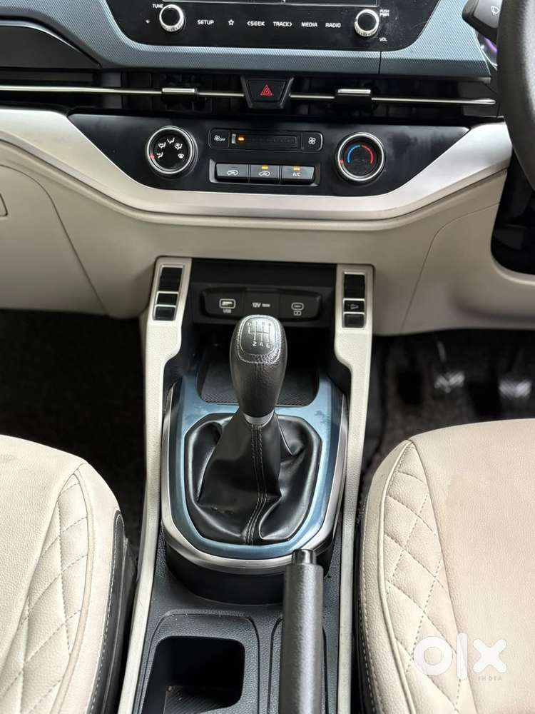 Kia Carens G 1.5 6mt Premium (o) 7-seater, 2024, Petrol