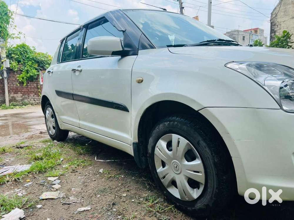 Maruti Suzuki Swift 2010 Petrol+cng  Ch Regd. 95000 Km Driven